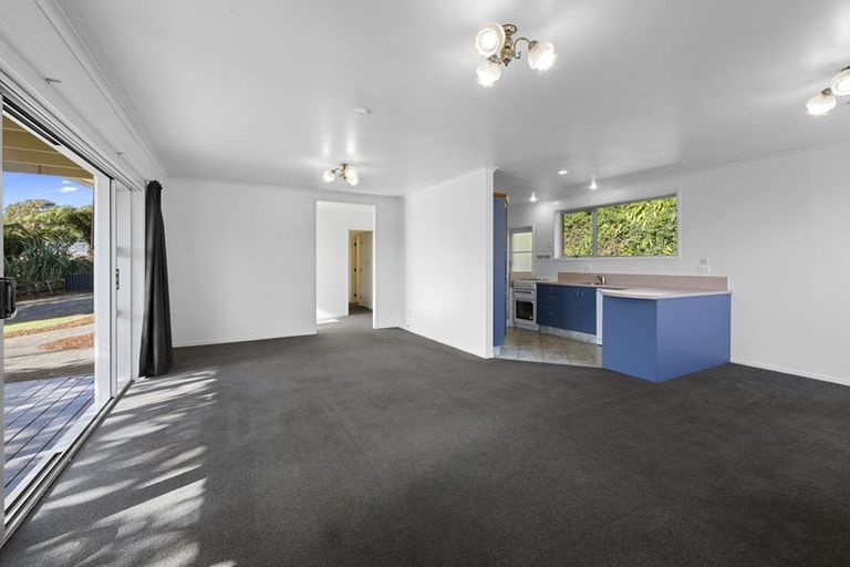 Photo of property in 43a Cumberland Street, Merrilands, New Plymouth, 4312