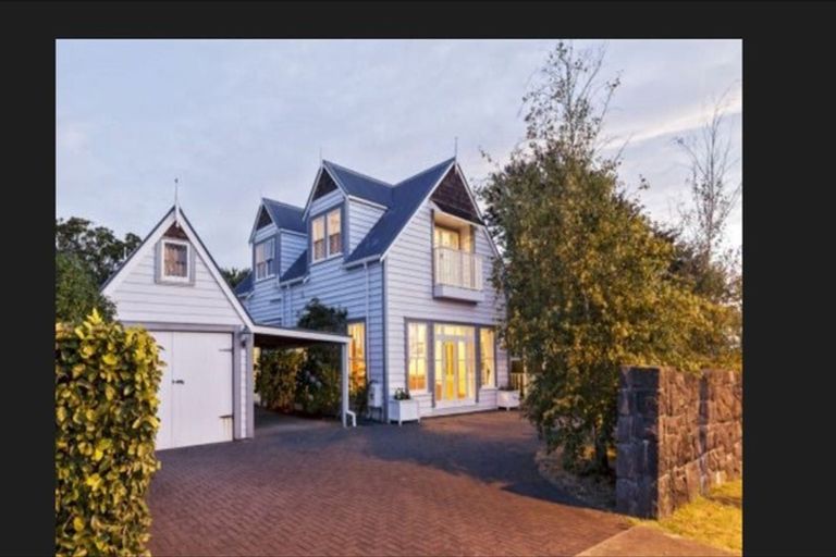 Photo of property in 46 Bradbury Road, Botany Downs, Auckland, 2010