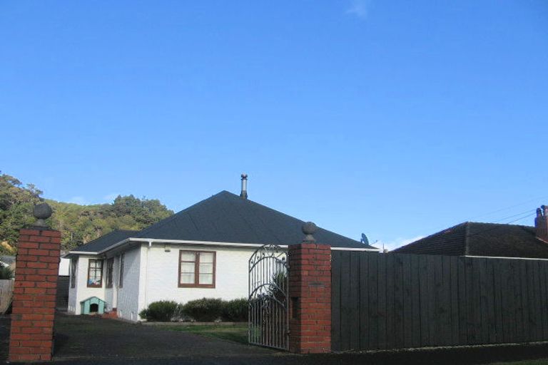 Photo of property in 201 Whites Line East, Waiwhetu, Lower Hutt, 5010