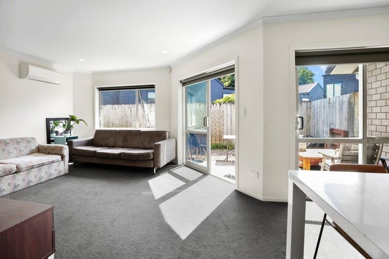 Photo of property in 2/19 Abbotsford Street, Whitiora, Hamilton, 3200