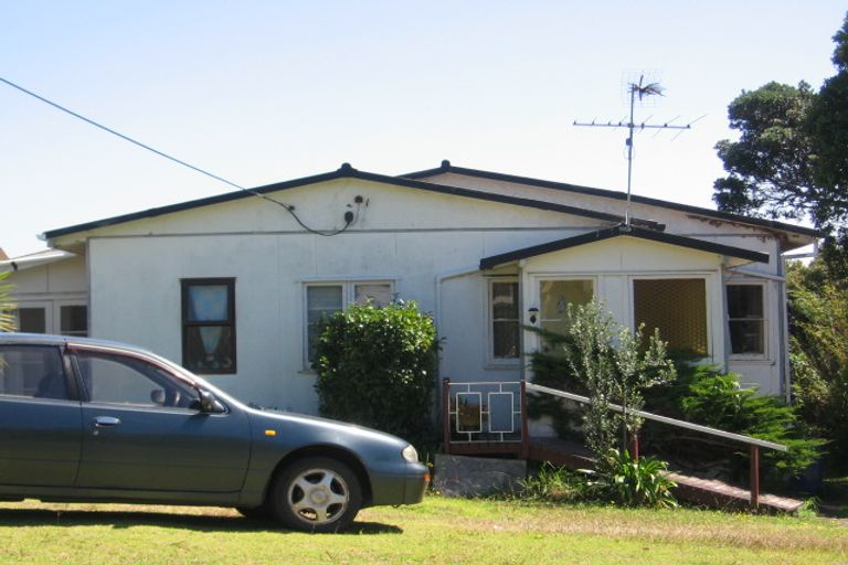 Photo of property in 2/14 Folkestone Street, Murrays Bay, Auckland, 0630