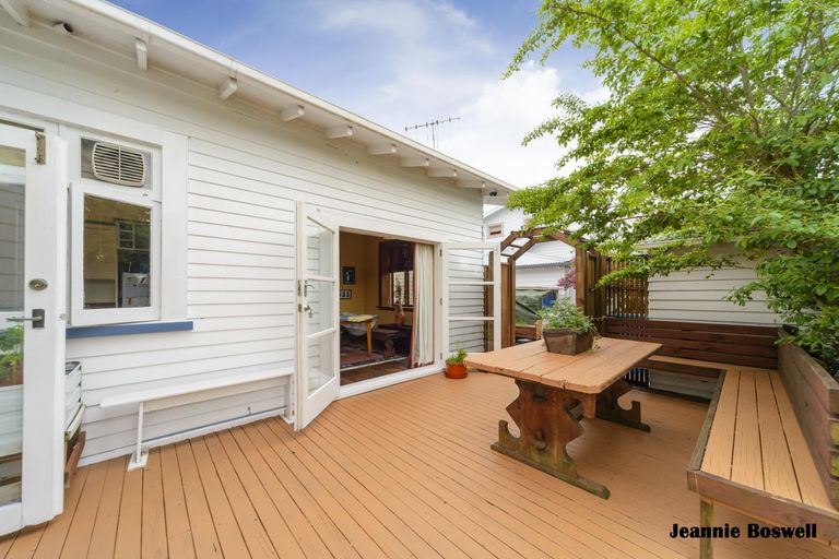 Photo of property in 38 Argyle Avenue, Takaro, Palmerston North, 4410