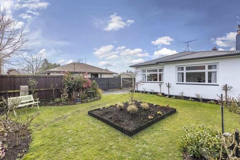 Photo of property in 102a West Belt, Rangiora, 7400
