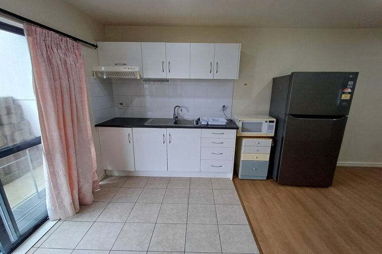 Photo of property in 12 Graham Collins Drive, Windsor Park, Auckland, 0632