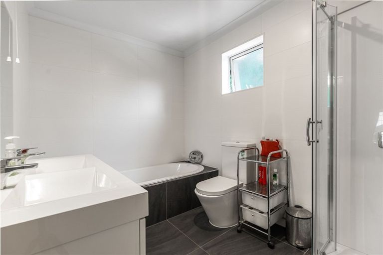 Photo of property in 13 Merwood Lane, Devonport, Auckland, 0624