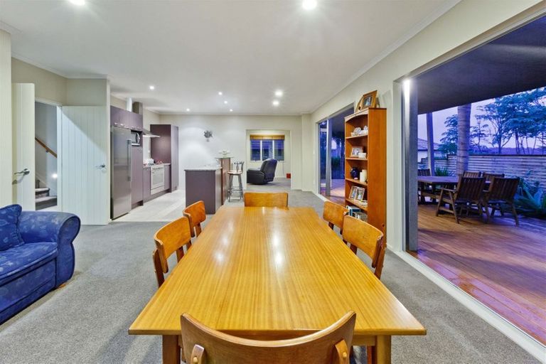 Photo of property in 162 Kittiwake Drive, Schnapper Rock, Auckland, 0632