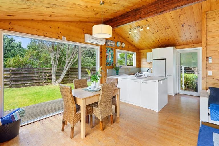 Photo of property in 116 Tutere Street, Waikanae Beach, Waikanae, 5036