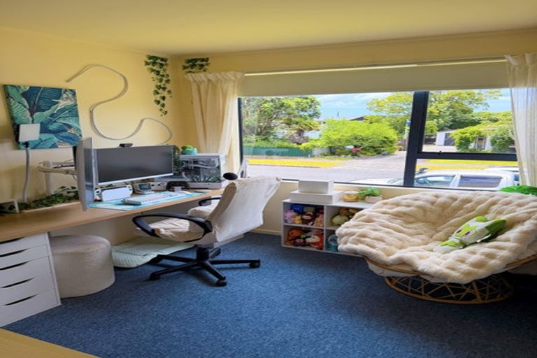 Photo of property in 33 Shearwater Street, One Tree Point, 0118