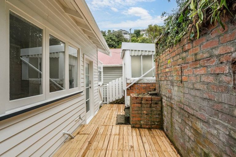 Photo of property in 36 Tavistock Road, Melrose, Wellington, 6023