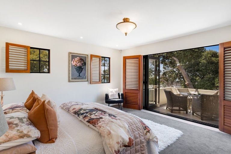 Photo of property in 2 Glenoaks Rise, Mellons Bay, Auckland, 2014