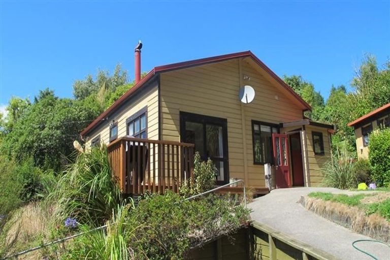 Photo of property in 33 Kiwi Street, Saint Leonards, Dunedin, 9022