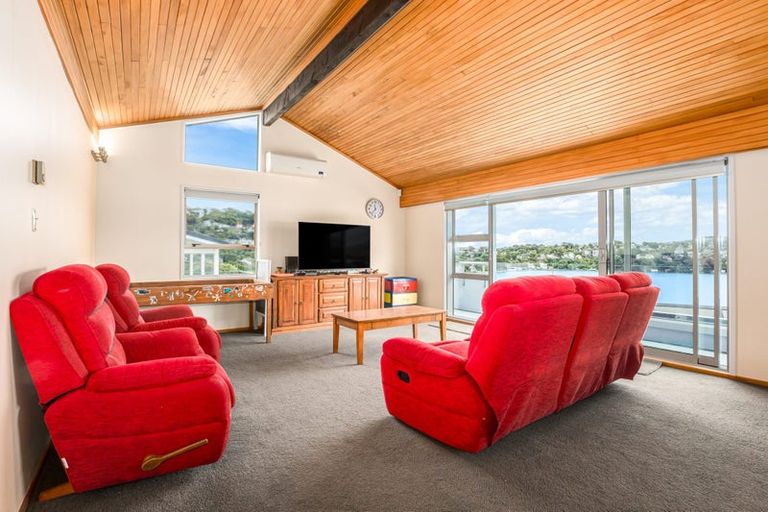 Photo of property in 35 Bosun Terrace, Whitby, Porirua, 5024
