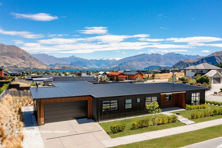 Photo of property in 2 The Heights Avenue, Wanaka, 9305