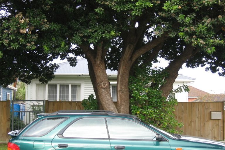 Photo of property in 16 Lincoln Avenue, Epuni, Lower Hutt, 5011