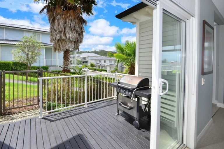 Photo of property in 19 Landmark Terrace, Orewa, 0931