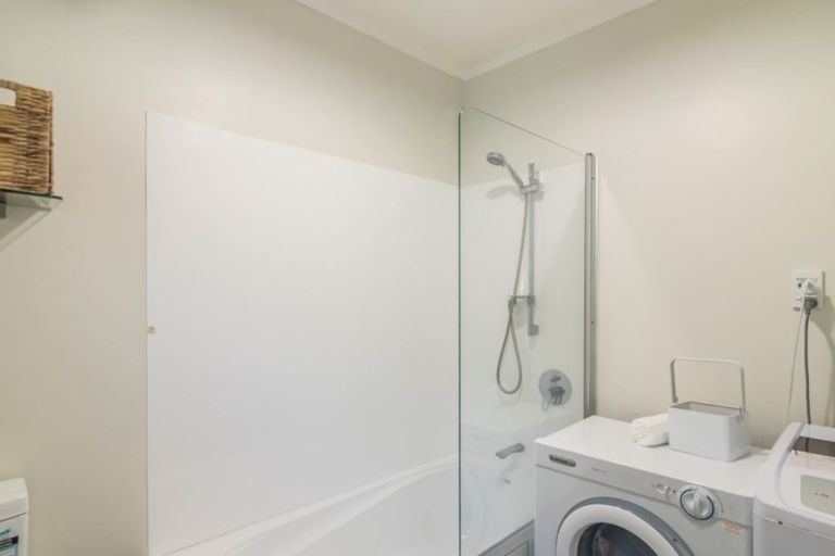 Photo of property in 1/12 Norna Crescent, Kelburn, Wellington, 6012