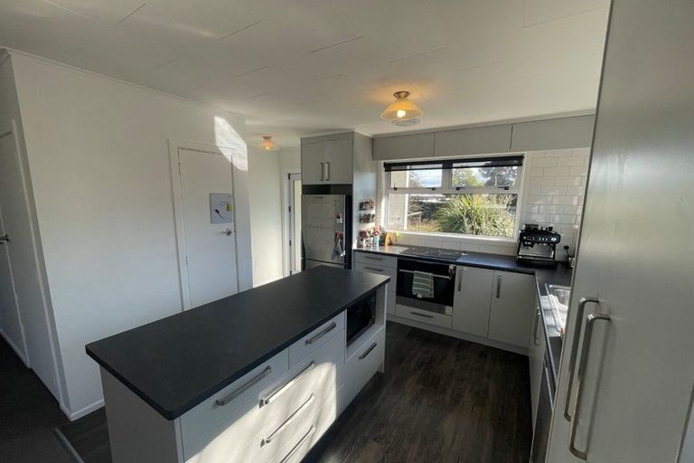 Photo of property in 1 Totara Terrace, Inglewood, 4330