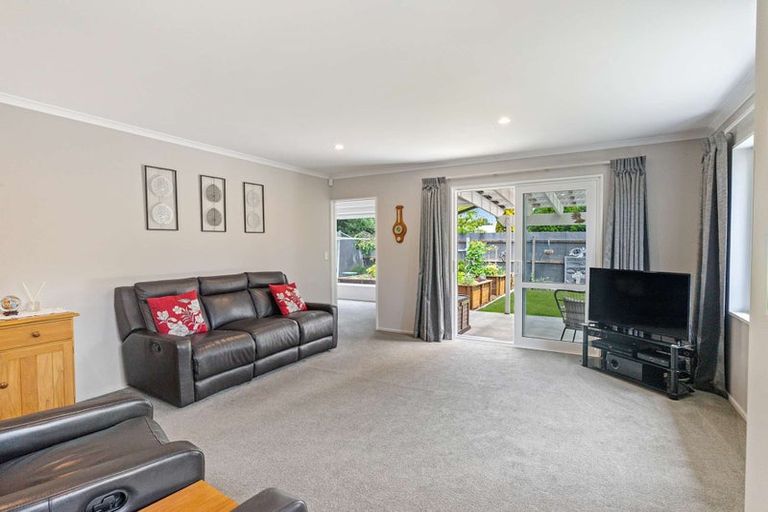 Photo of property in 32 Sylvia Street, Parklands, Christchurch, 8083