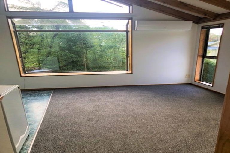 Photo of property in 12 Cross Street, Karori, Wellington, 6012