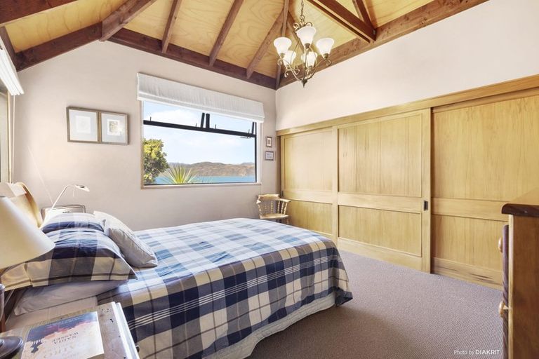 Photo of property in 146 Breaker Bay Road, Breaker Bay, Wellington, 6022