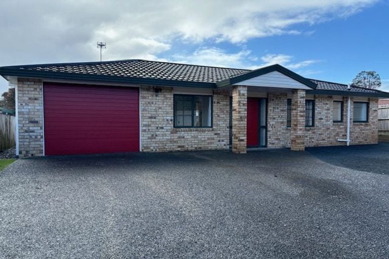 Photo of property in 1/20 Greta Place, Stanmore Bay, Whangaparaoa, 0932