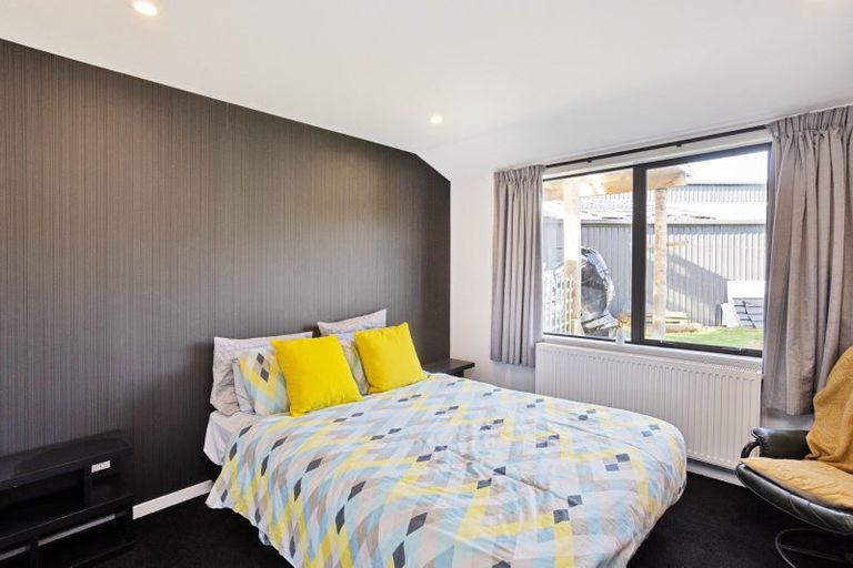 Photo of property in 56 Sunrise Drive, Seaward Bush, Invercargill, 9812