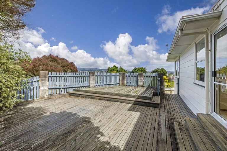 Photo of property in 5 South Pacific Place, Henderson, Auckland, 0612