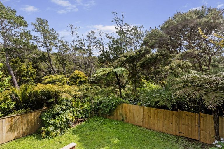 Photo of property in 3/40 Radiata Lane, Chatswood, Auckland, 0626