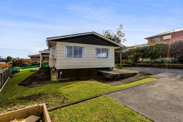 Photo of property in 9a Ballantrae Place, Highlands Park, New Plymouth, 4312