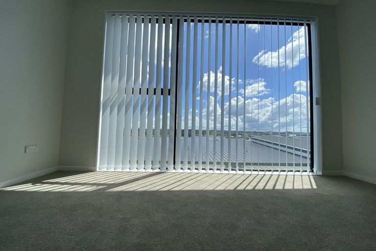 Photo of property in 35 Hinonga Loop, Silverdale, 0932