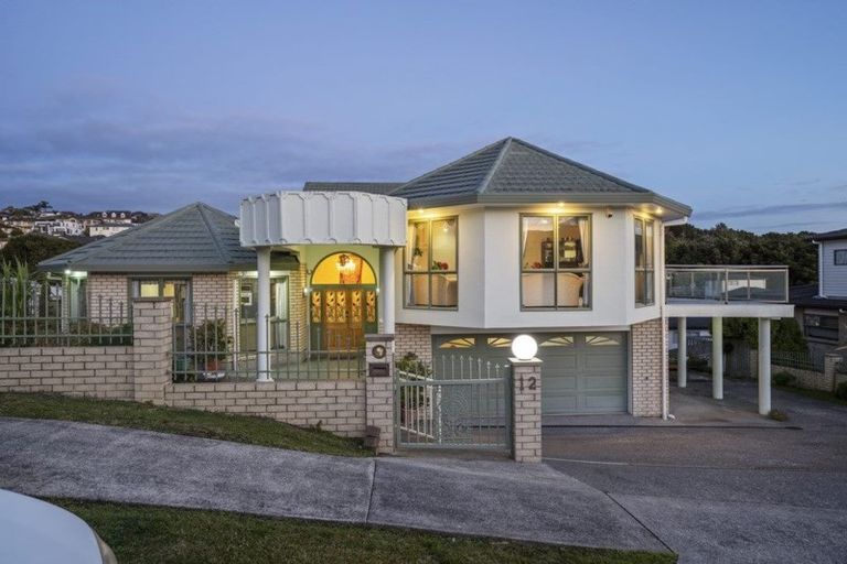 Photo of property in 12 Pistachio Place, Goodwood Heights, Auckland, 2105