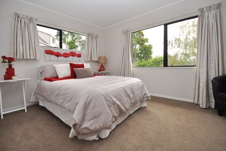 Photo of property in 1/40 Lilburn Crescent, Massey, Auckland, 0614