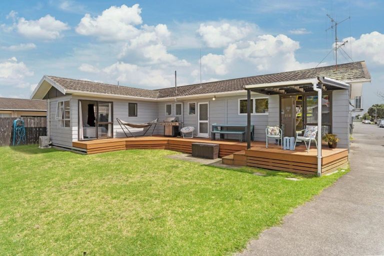 Photo of property in 17 Tudor Place, Mount Maunganui, 3116