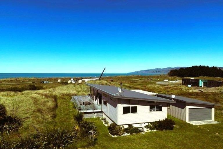 Photo of property in 3 Puk Lane, Flat Point, Masterton, 5883