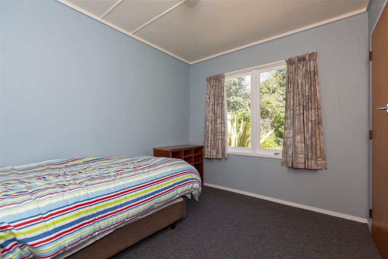 Photo of property in 21 Renown Road, Raumati South, Paraparaumu, 5032