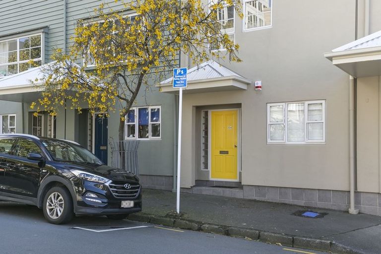 Photo of property in 54 Pipitea Street, Thorndon, Wellington, 6011