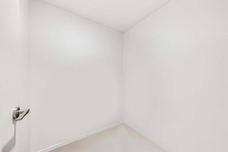 Photo of property in Rf202b, 19/18 Hewlett Road, Massey, Auckland, 0614