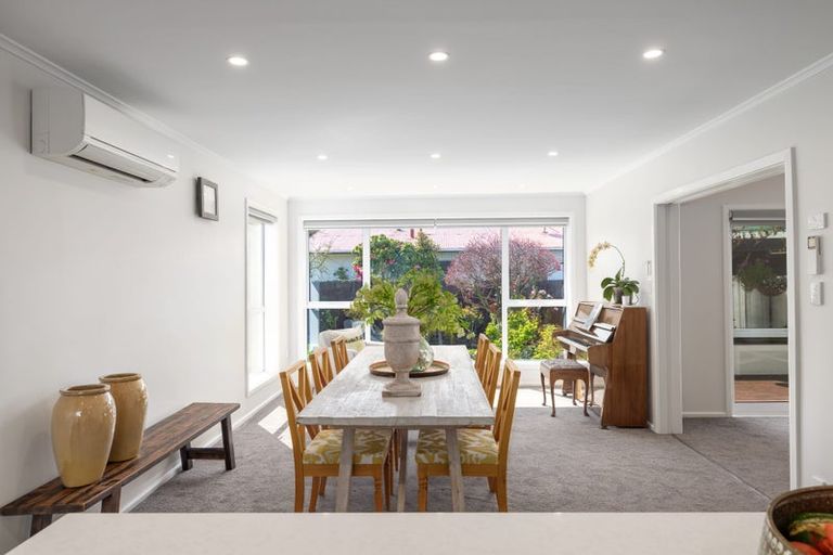 Photo of property in 73 Grahams Road, Burnside, Christchurch, 8041