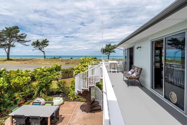 Photo of property in 56 Le Quesne Road, Bay View, Napier, 4104