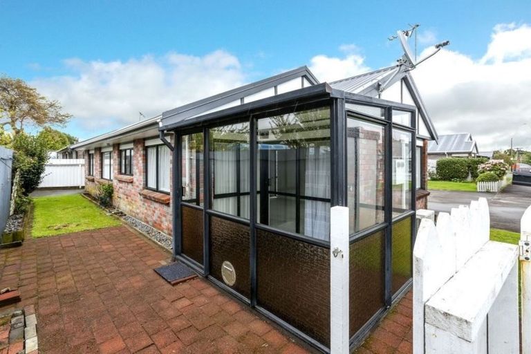 Photo of property in 1/217 Coronation Avenue, Welbourn, New Plymouth, 4310