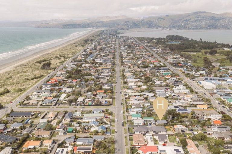 Photo of property in 1/142 Pine Avenue, South New Brighton, Christchurch, 8062