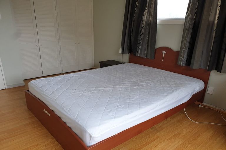 Photo of property in 189 Memorial Avenue, Burnside, Christchurch, 8053