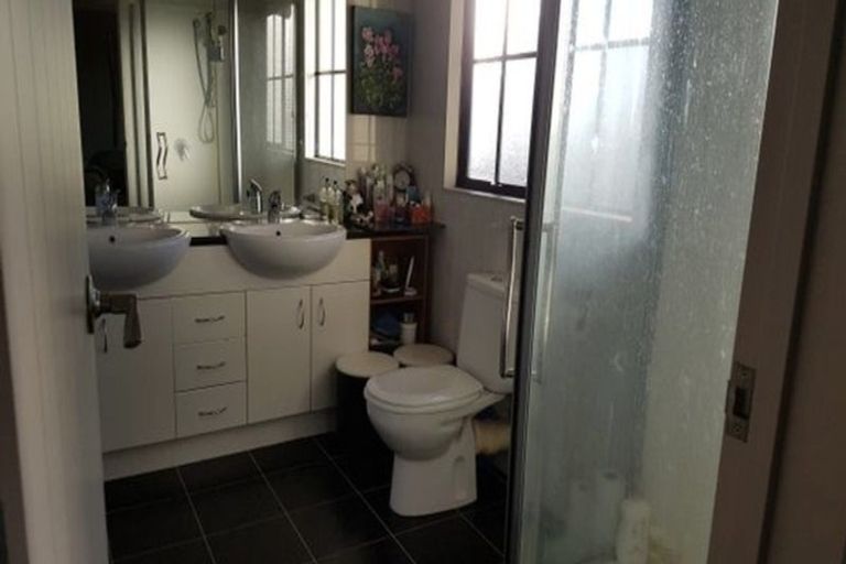 Photo of property in 62 Scarlet Oak Drive, Schnapper Rock, Auckland, 0632