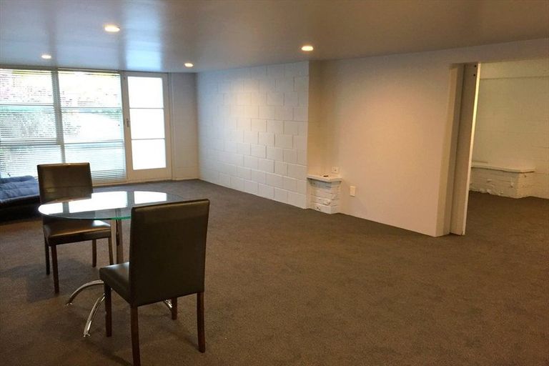 Photo of property in 61 Rehia Road, Massey, Auckland, 0614