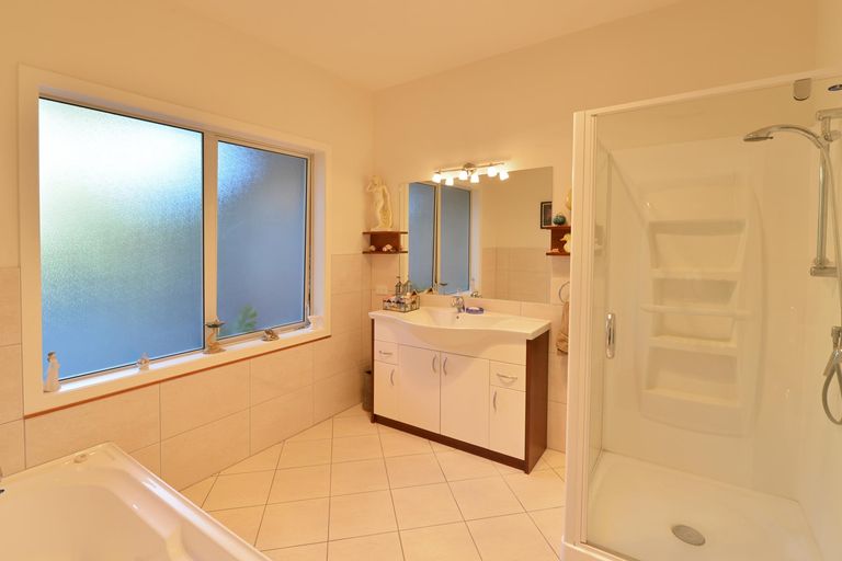 Photo of property in 182 Landing Road, Kerikeri, 0230