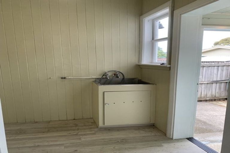 Photo of property in 32 Riley Crescent, Woolston, Christchurch, 8023