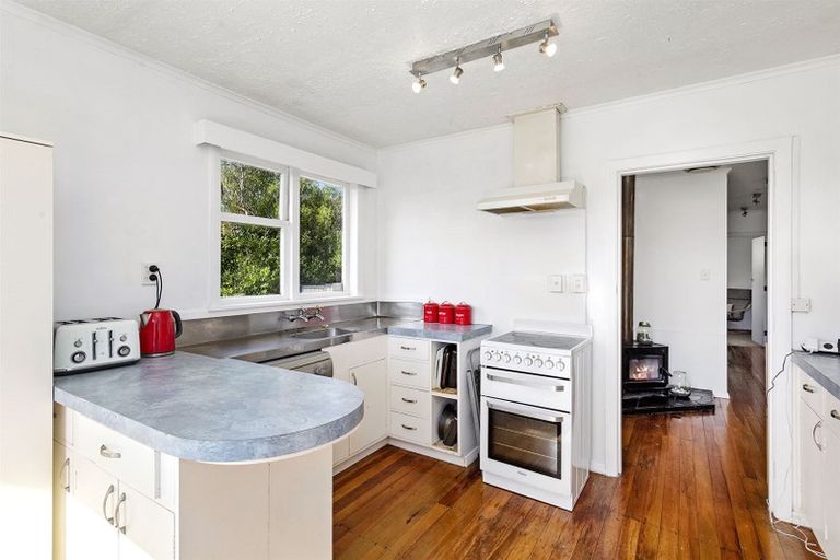 Photo of property in 56 Bell Street, Tawa, Wellington, 5028