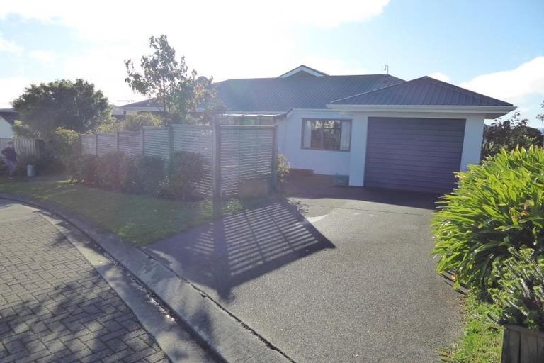 Photo of property in 22 Pelorous Street, Paparangi, Wellington, 6037