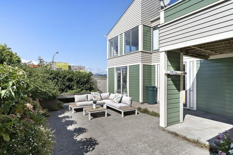 Photo of property in 96 Hill Street, Thorndon, Wellington, 6011