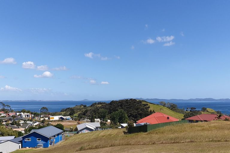 Photo of property in 10 Freyja Crescent, Coopers Beach, 0420